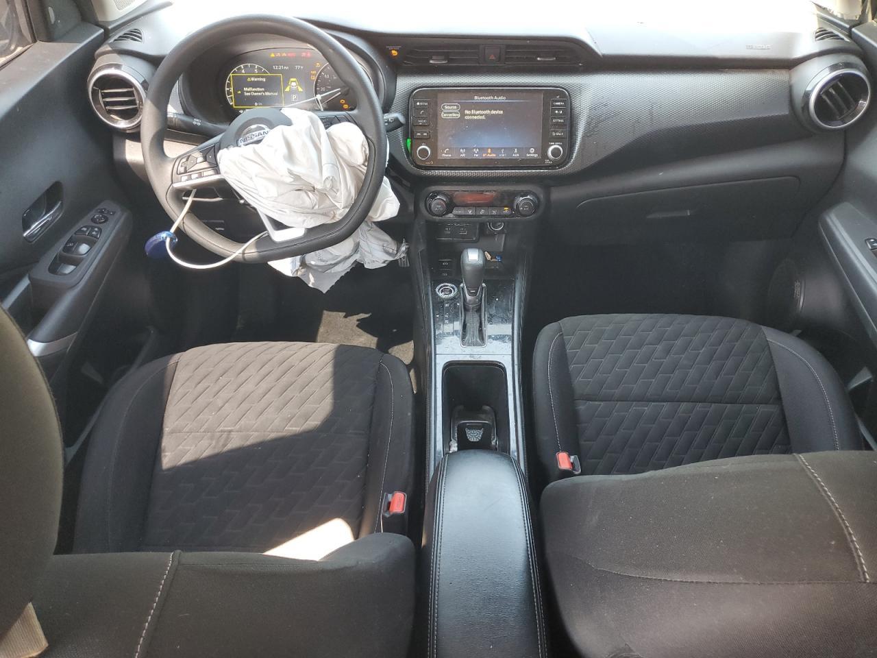 2021 NISSAN KICKS