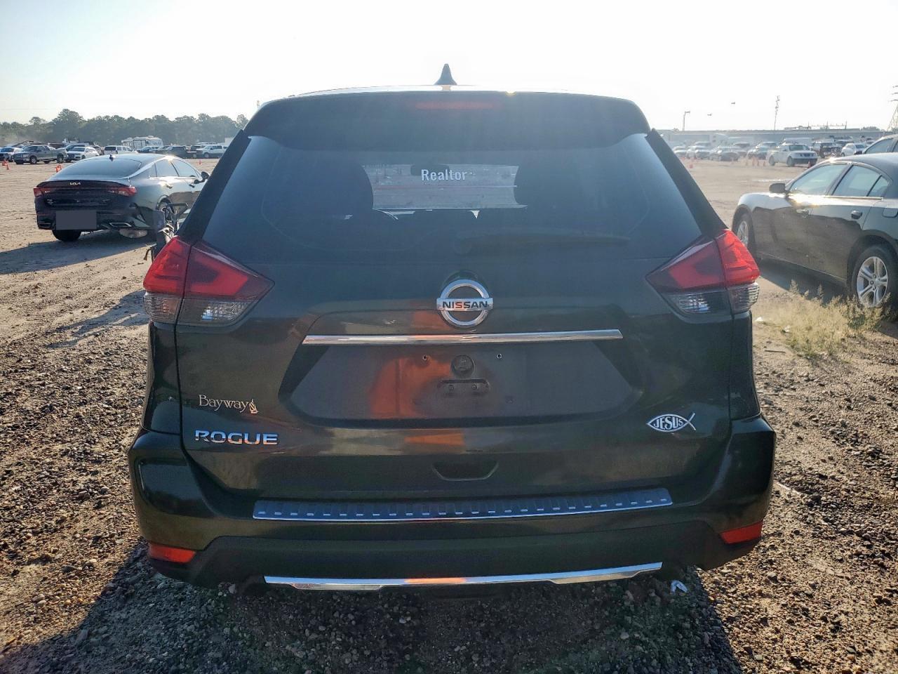 2017 NISSAN ROGUE