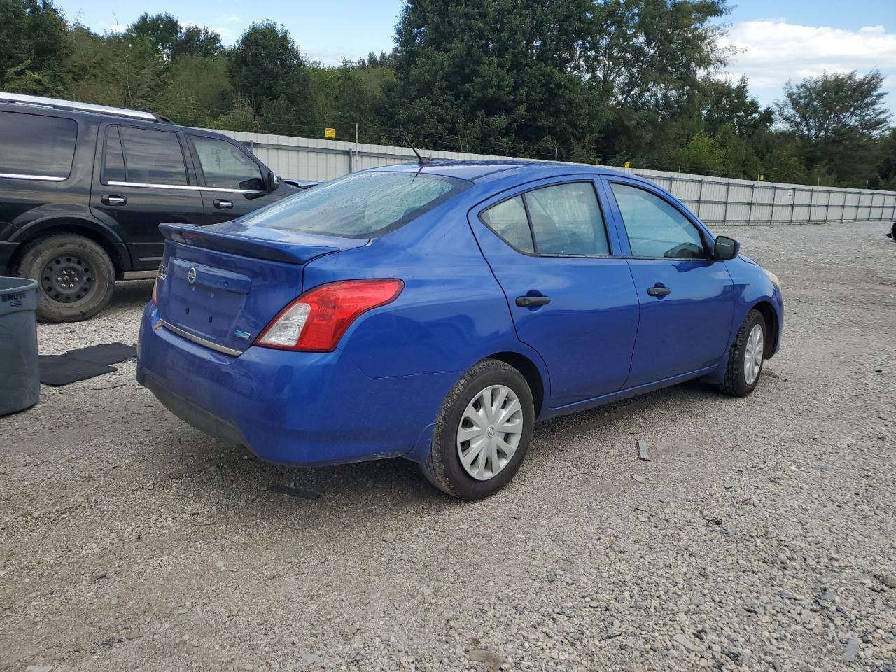 2016 NISSAN VERSA