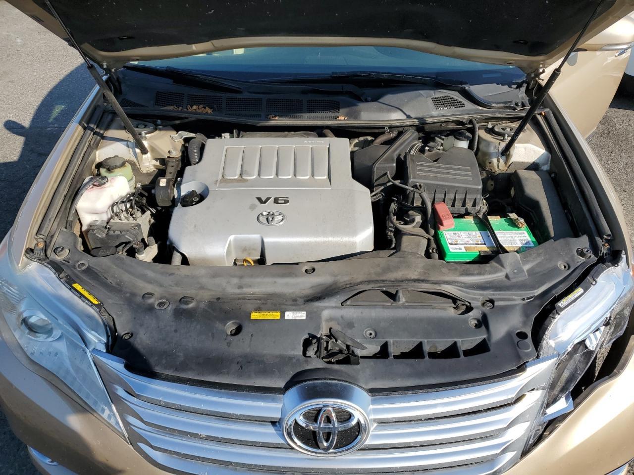 2011 TOYOTA Avalon