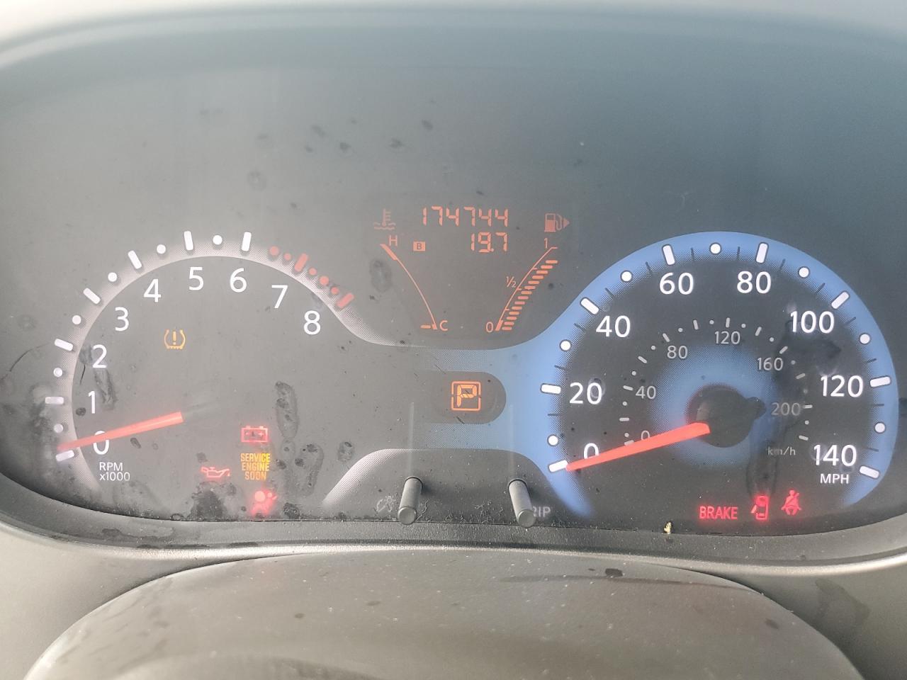 2011 NISSAN CUBE