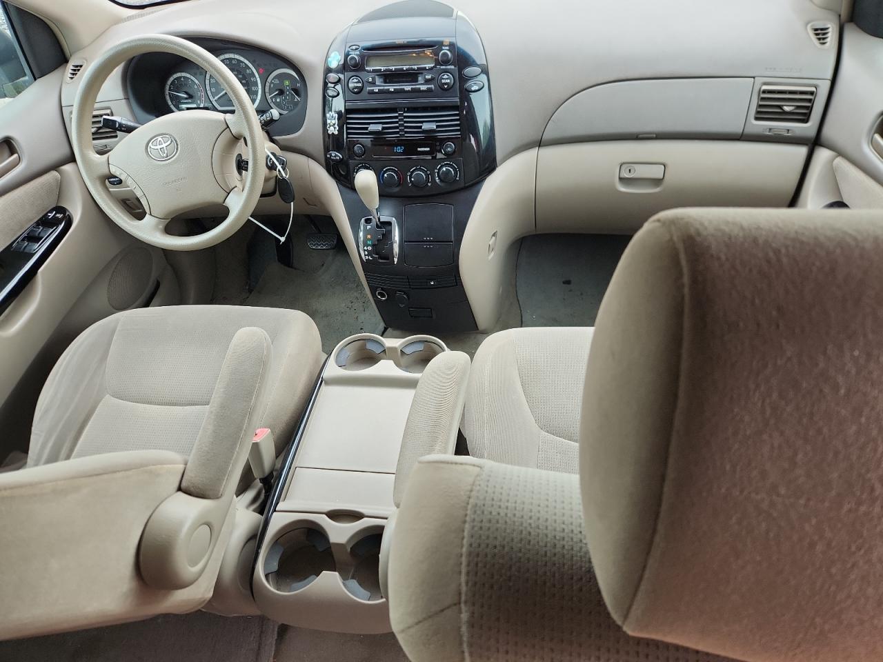 2004 TOYOTA SIENNA