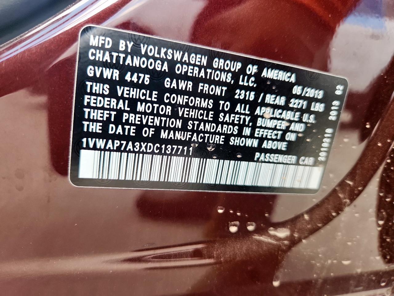 2013 VOLKSWAGEN Passat