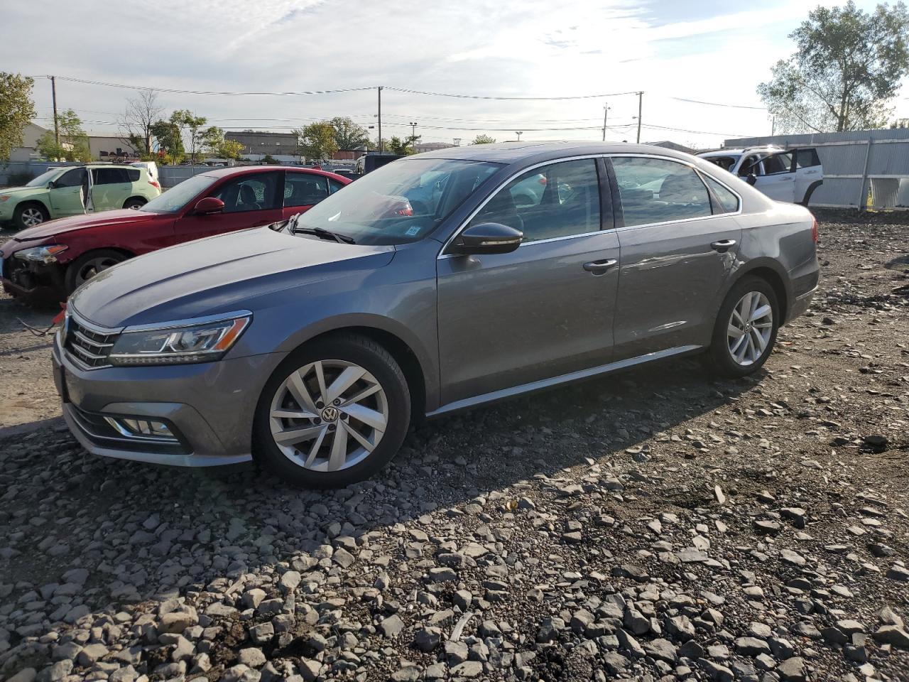 2018 VOLKSWAGEN Passat