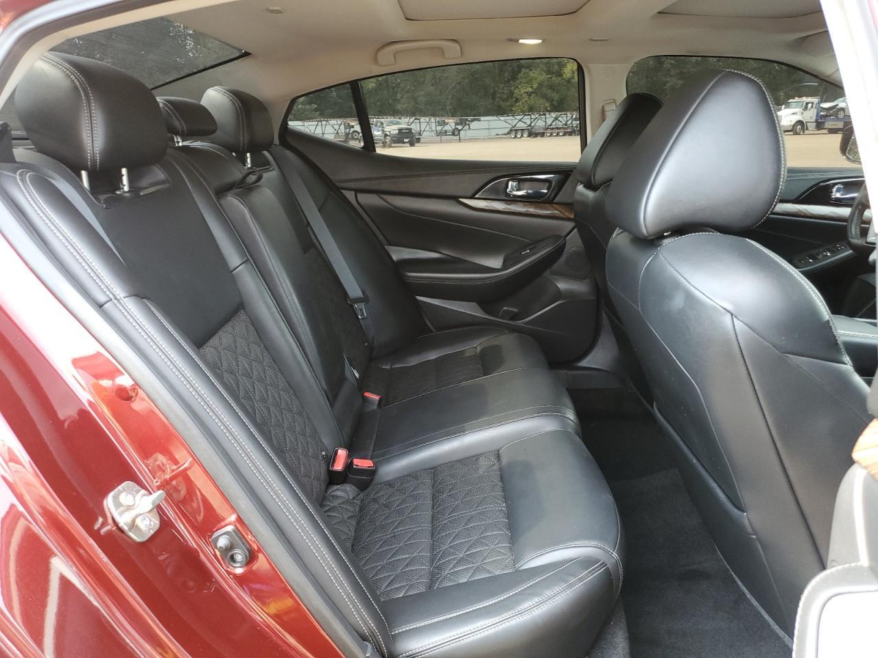 2016 NISSAN Maxima