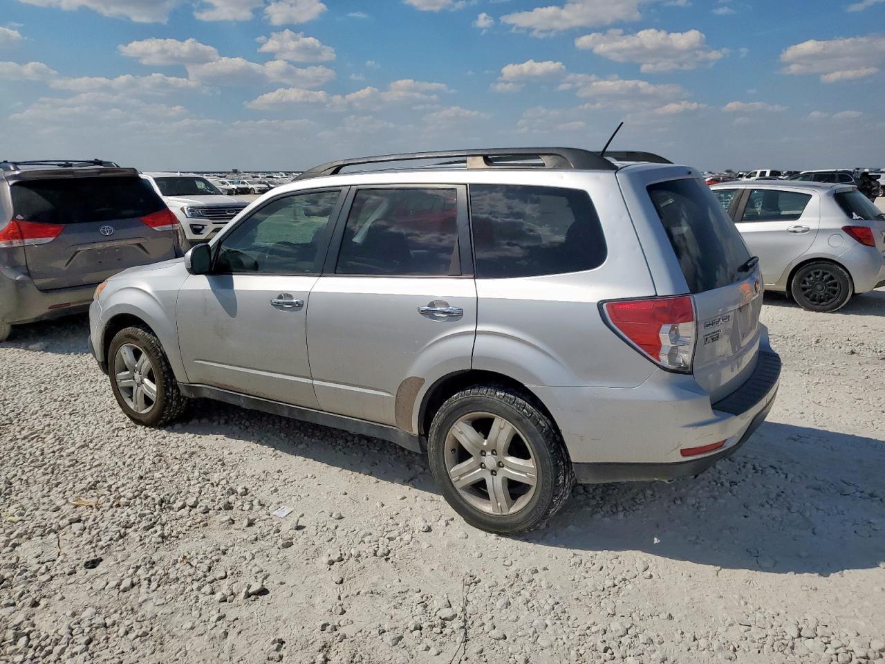 2010 SUBARU FORESTER