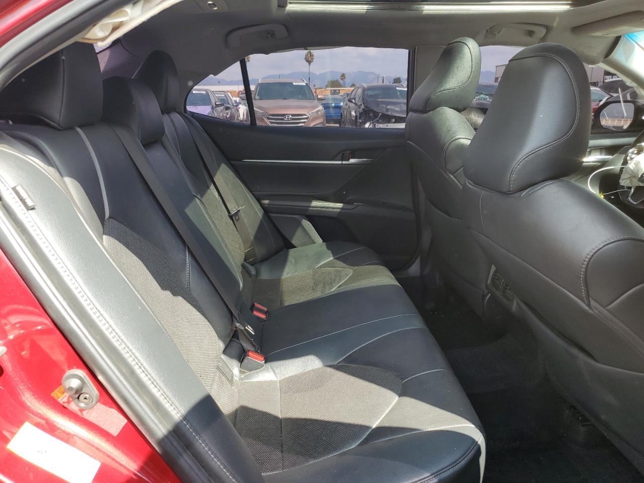 2018 TOYOTA CAMRY