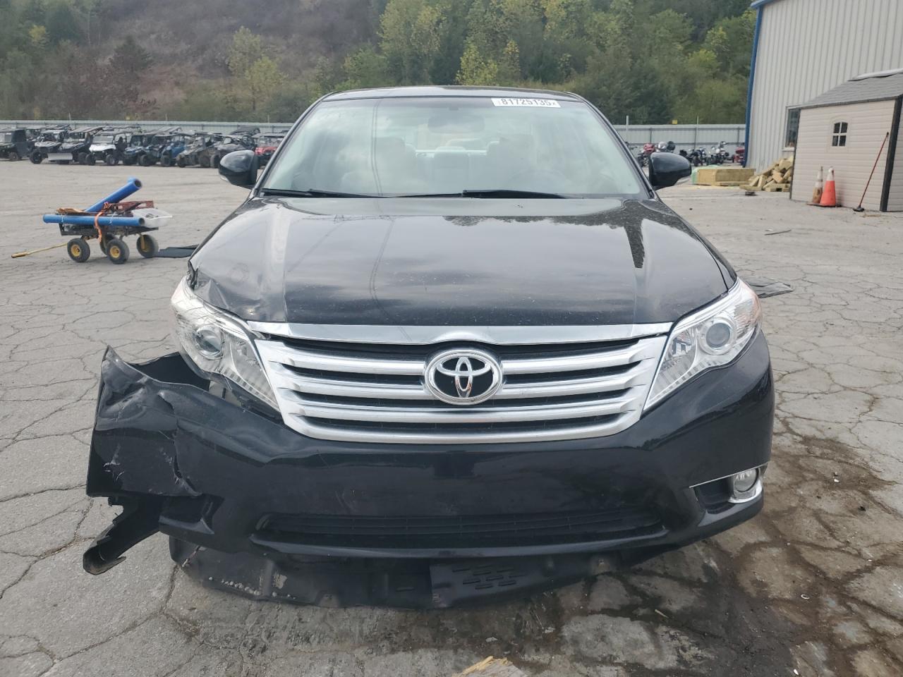 2011 TOYOTA Avalon