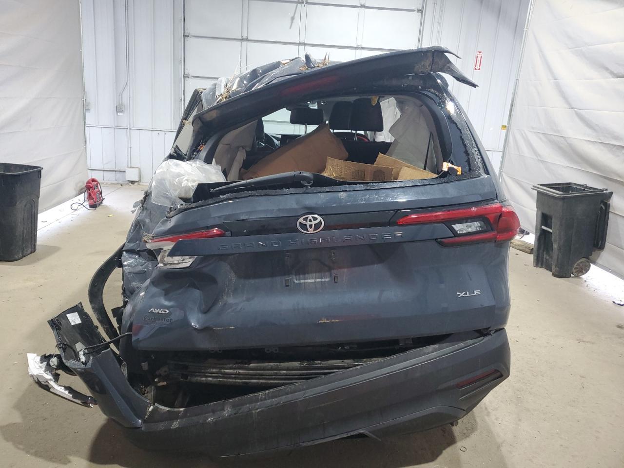 2024 TOYOTA HIGHLANDER