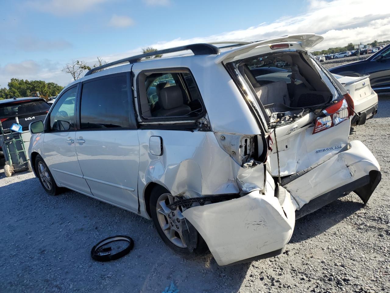 2005 TOYOTA SIENNA