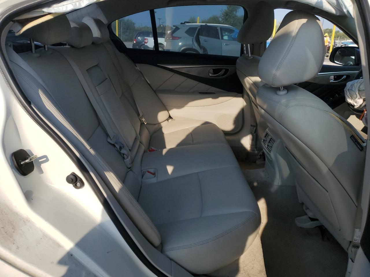 2016 INFINITI Q50