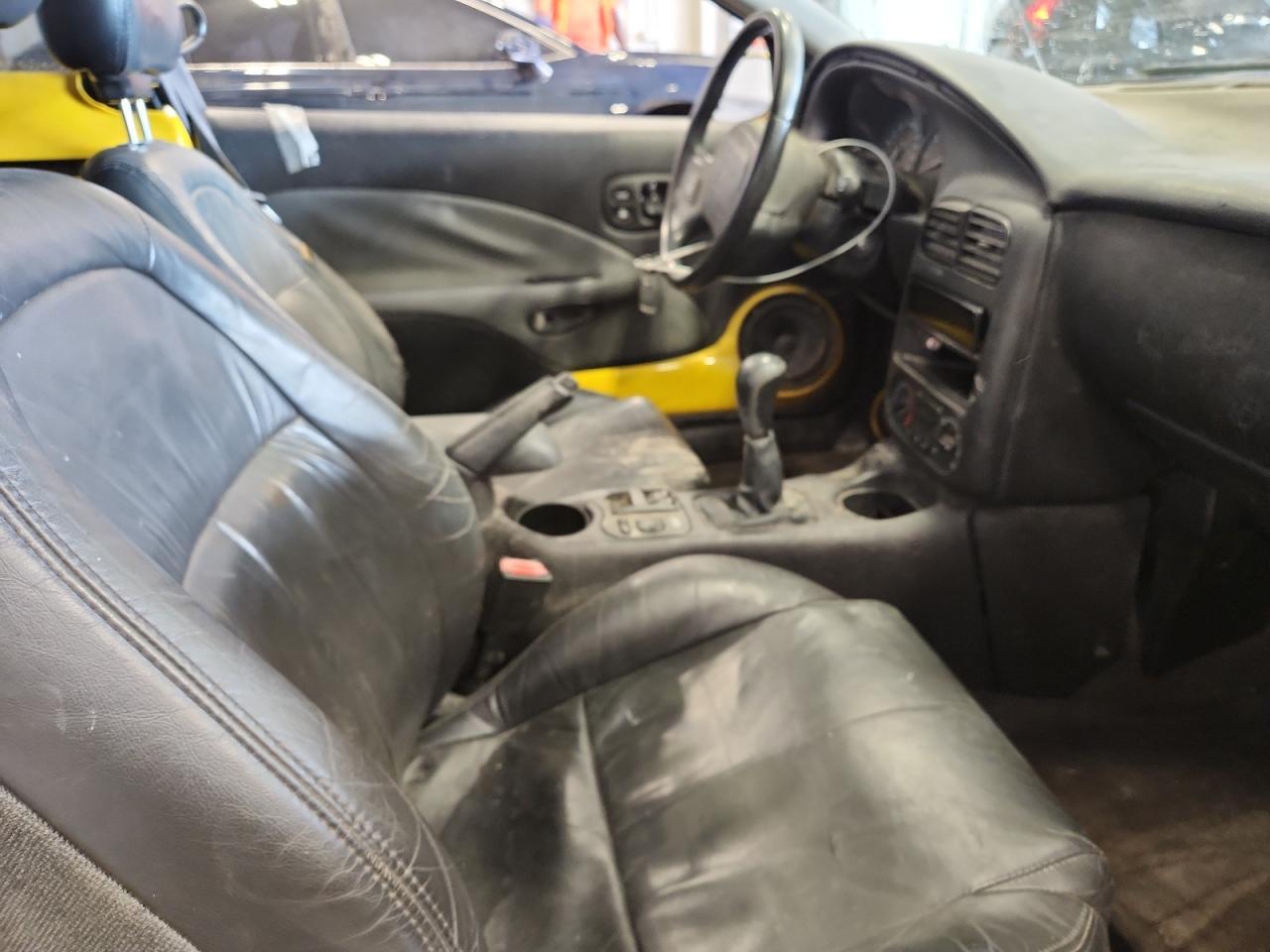 2001 SATURN Sc2