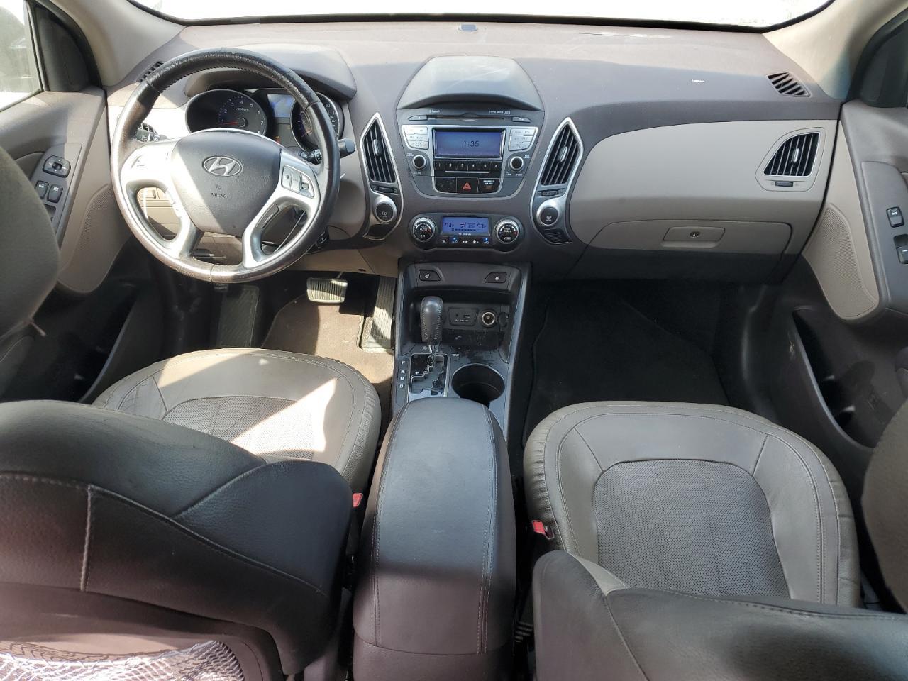 2011 HYUNDAI TUCSON