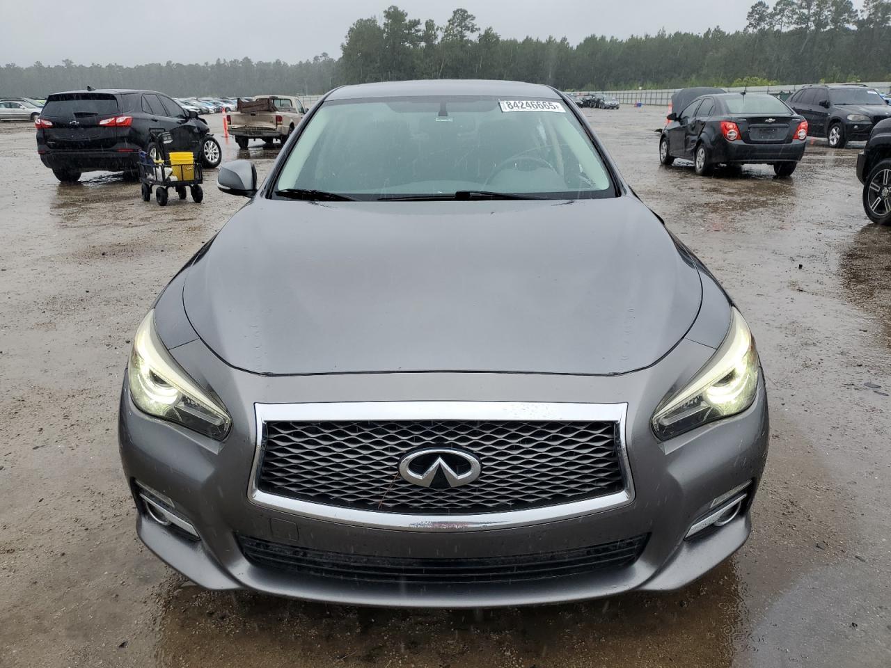 2015 INFINITI Q50