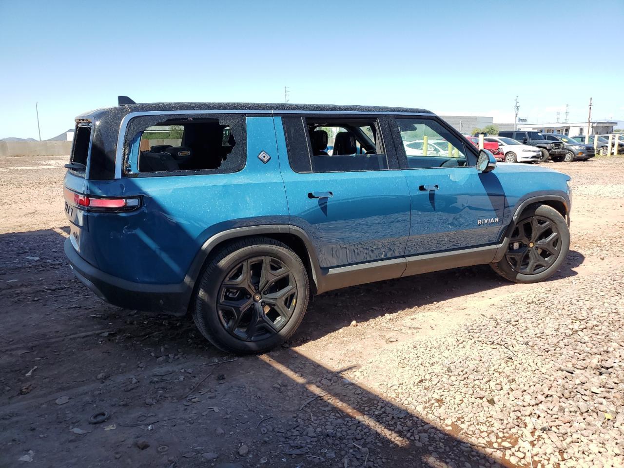 2024 RIVIAN R1s