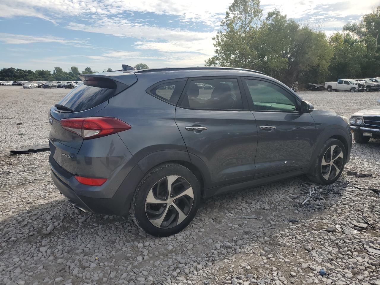 2016 HYUNDAI TUCSON