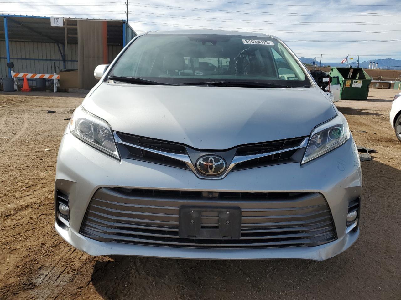 2019 TOYOTA SIENNA