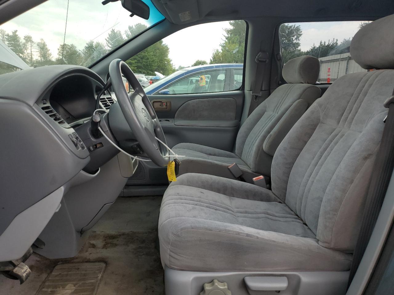 2001 TOYOTA SIENNA
