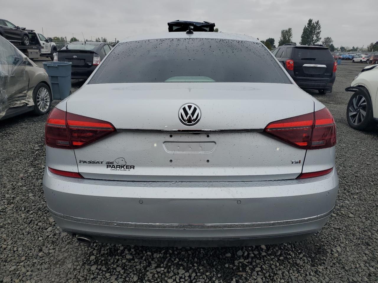2017 VOLKSWAGEN Passat