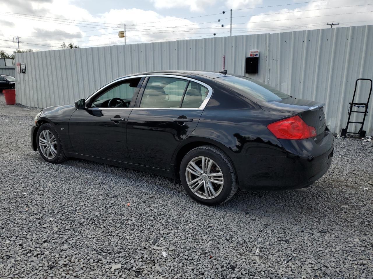 2015 INFINITI Q40
