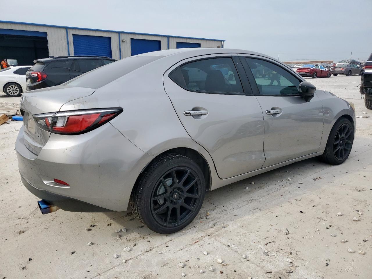 2016 TOYOTA SCION