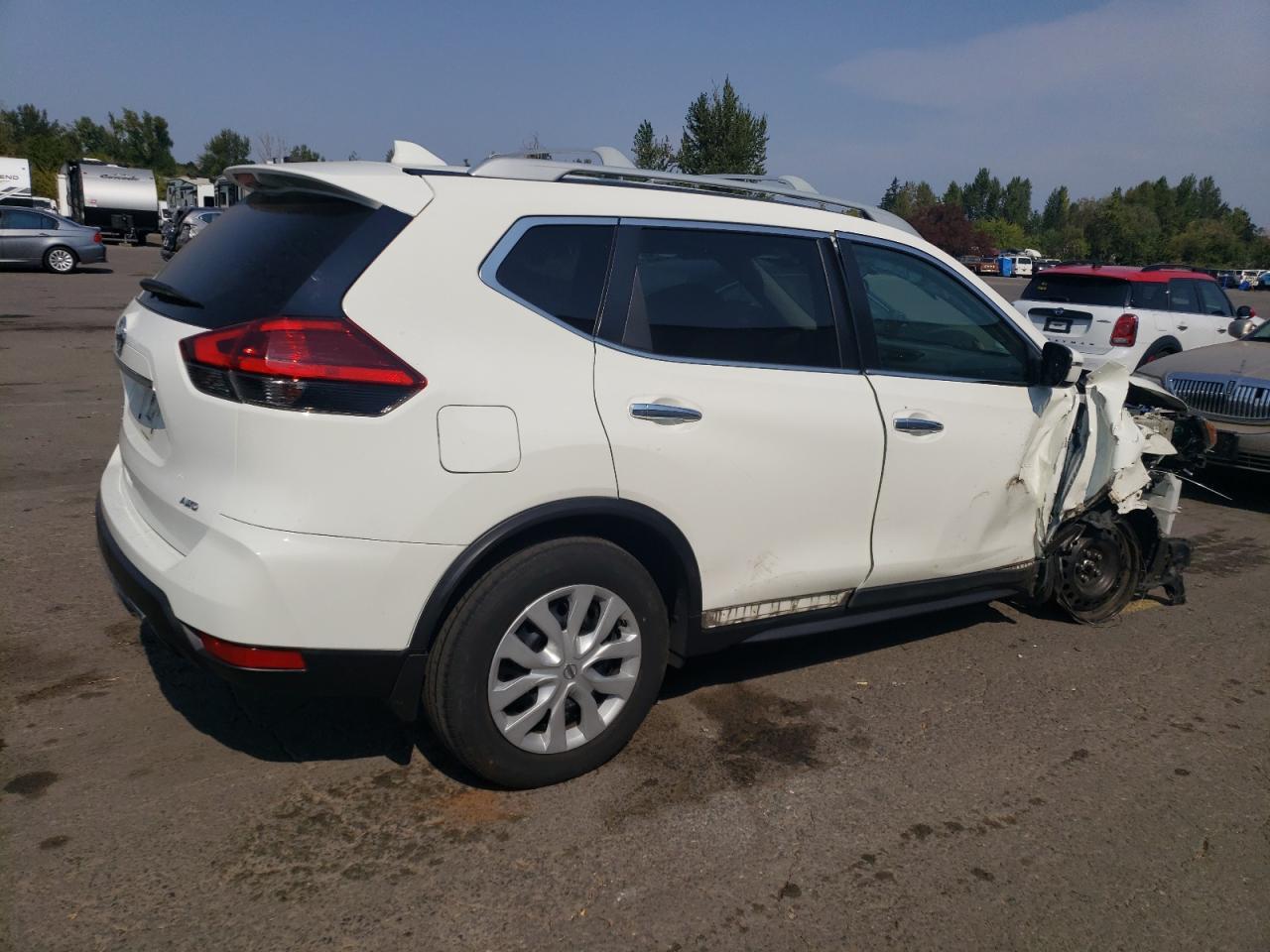 2017 NISSAN ROGUE