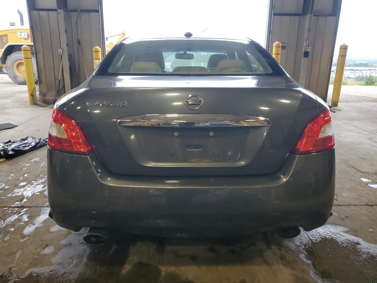 2010 NISSAN Maxima