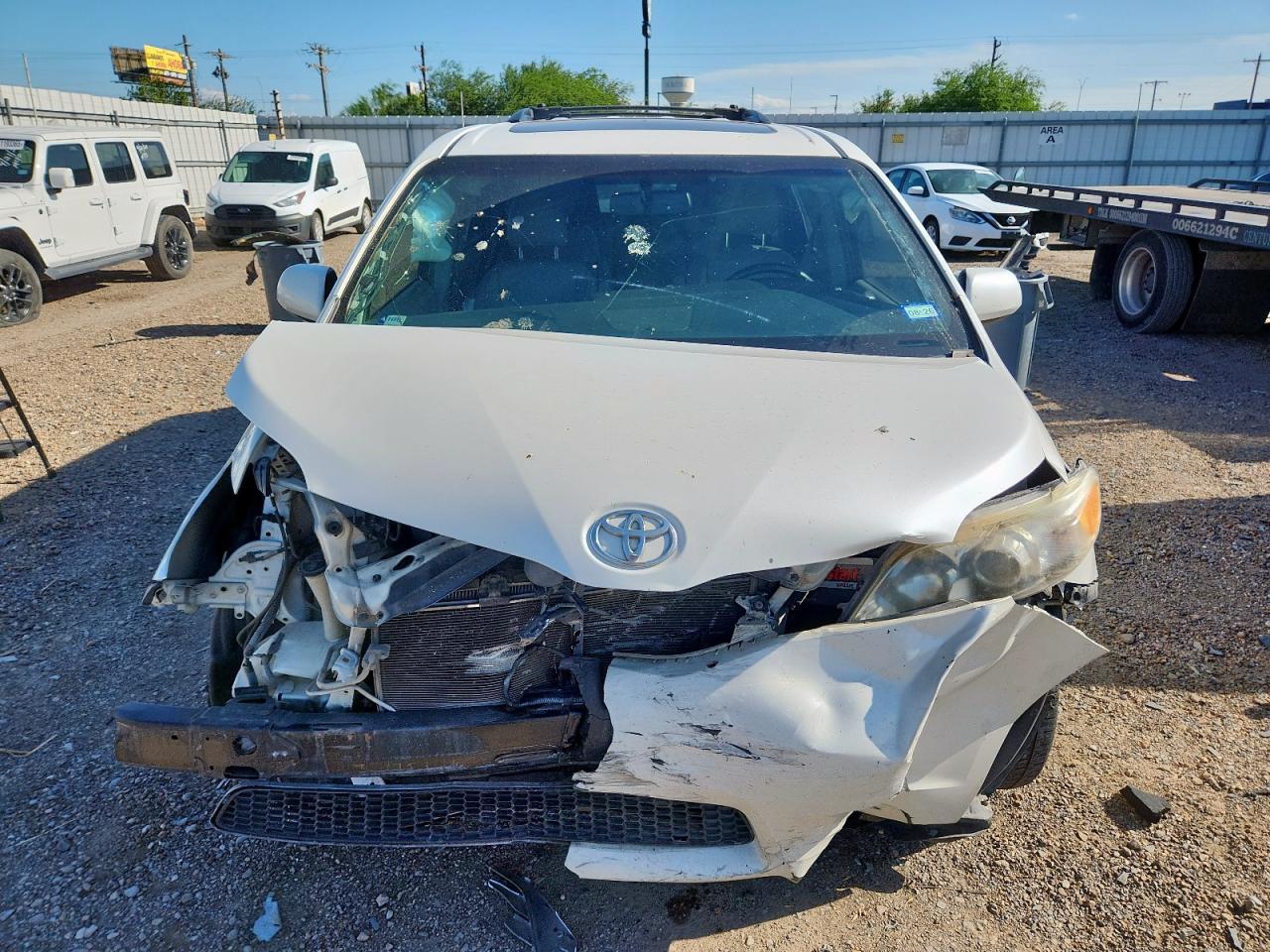 2016 TOYOTA SIENNA
