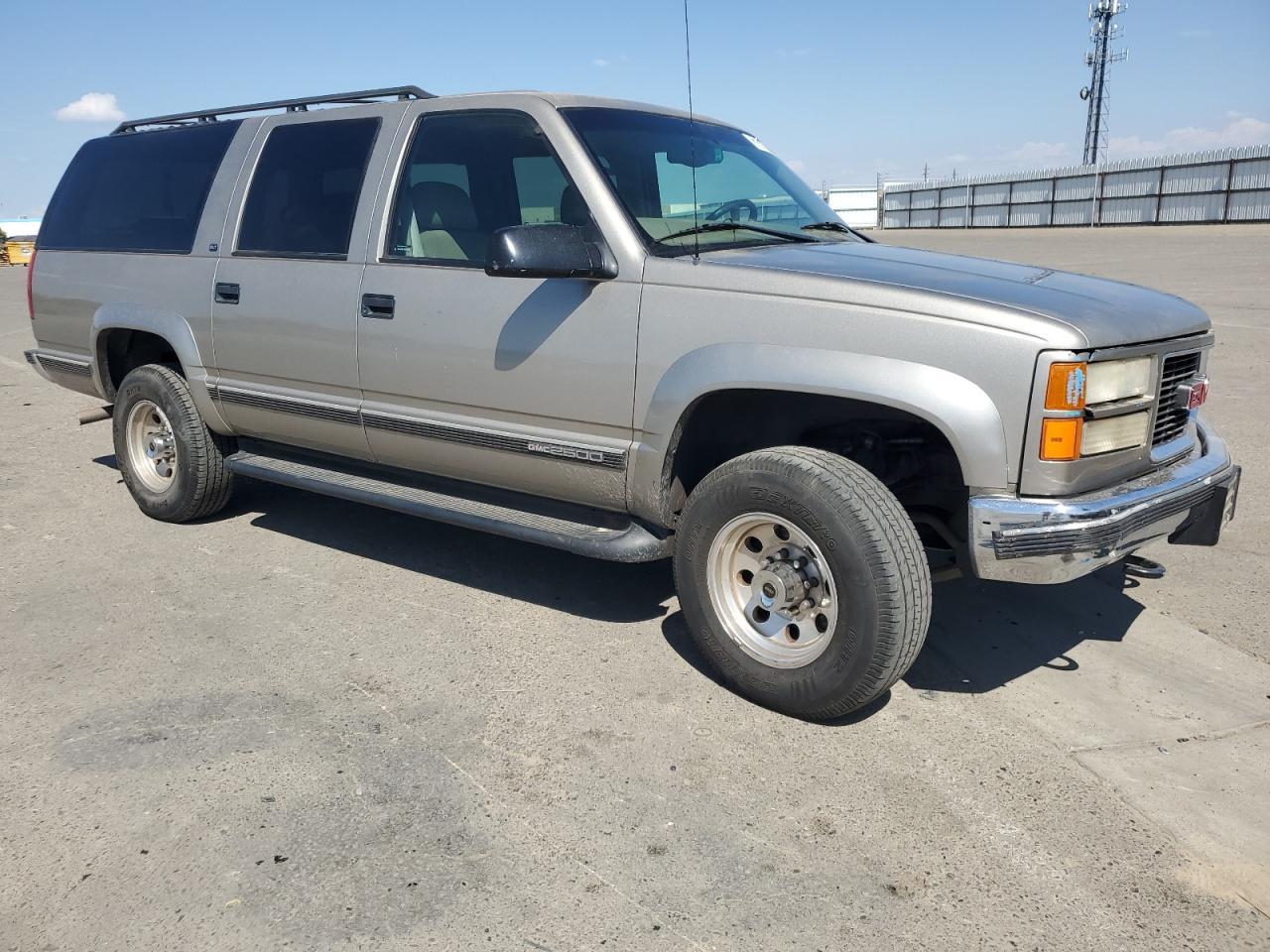 1999 GMC Suburban