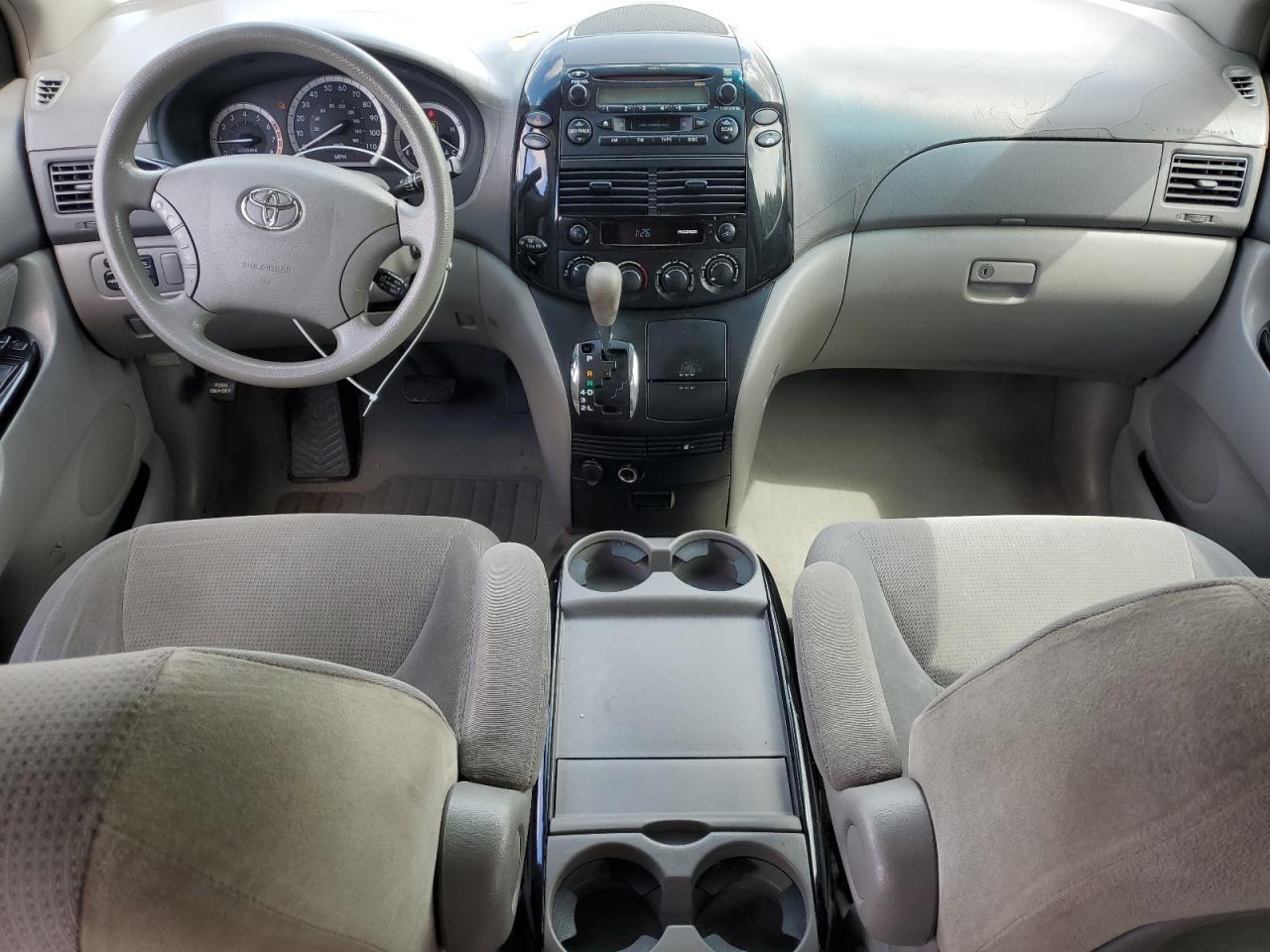 2004 TOYOTA SIENNA