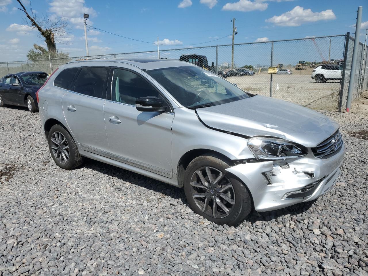 2017 VOLVO XC60