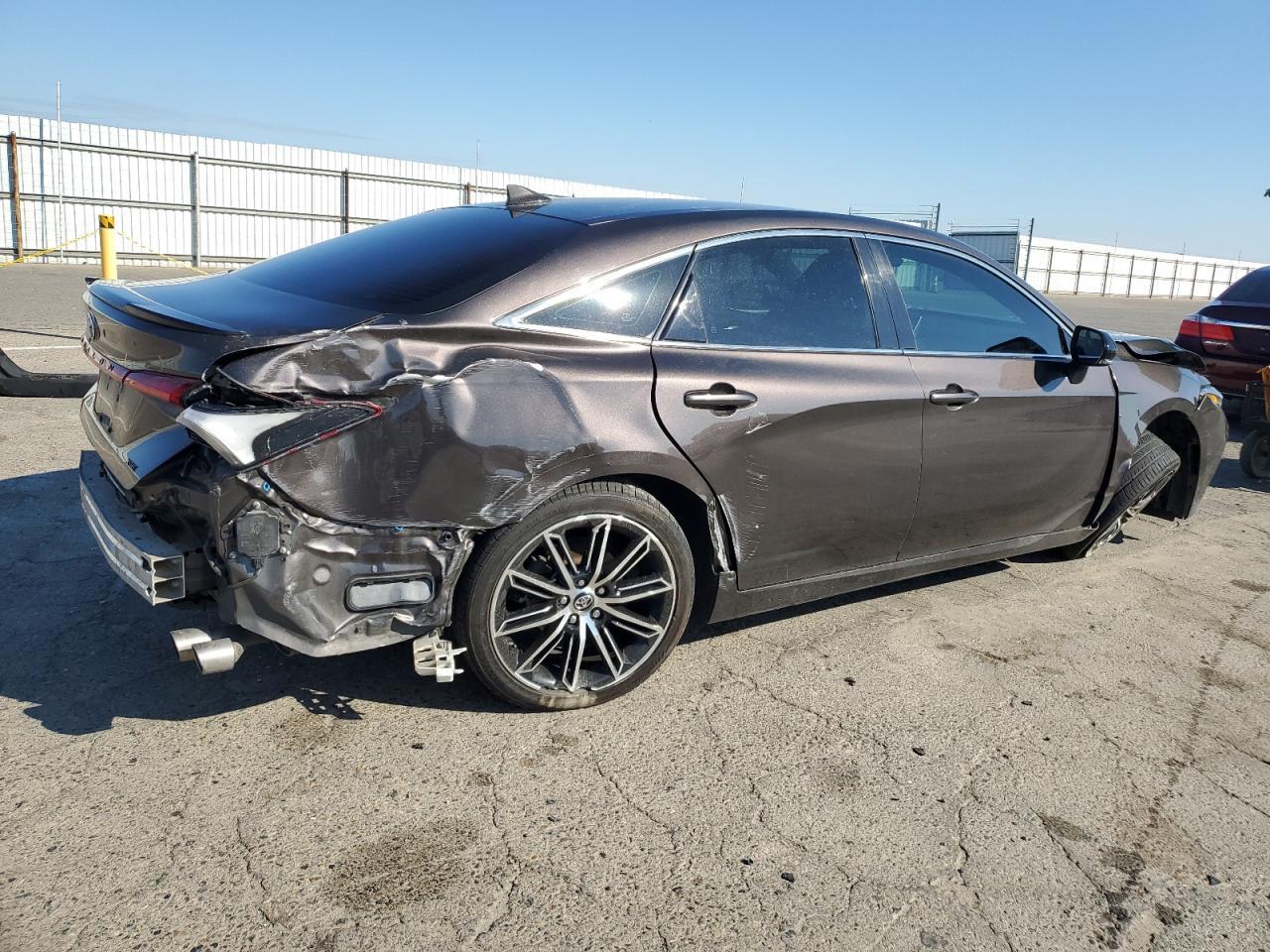 2019 TOYOTA Avalon