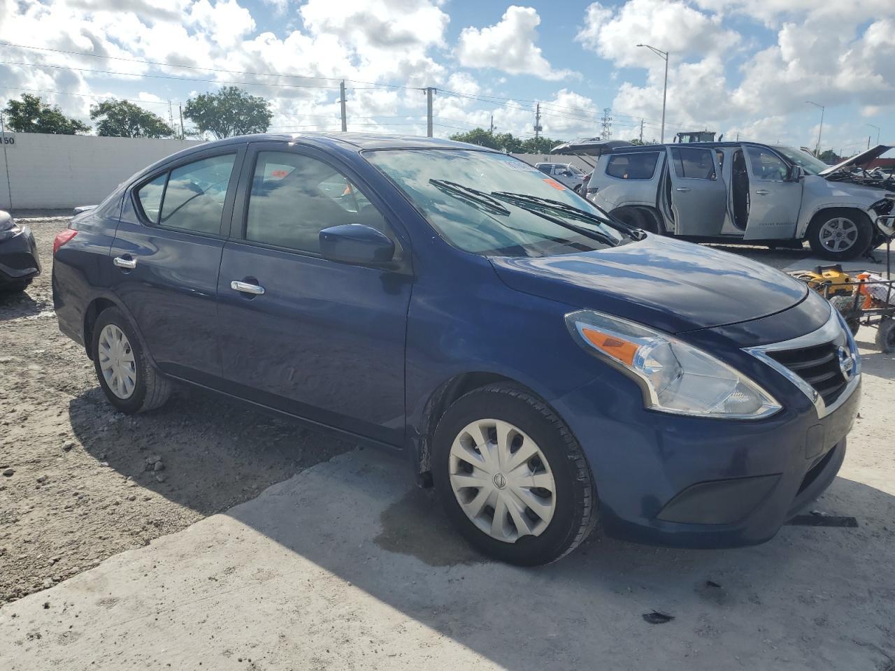 2018 NISSAN VERSA