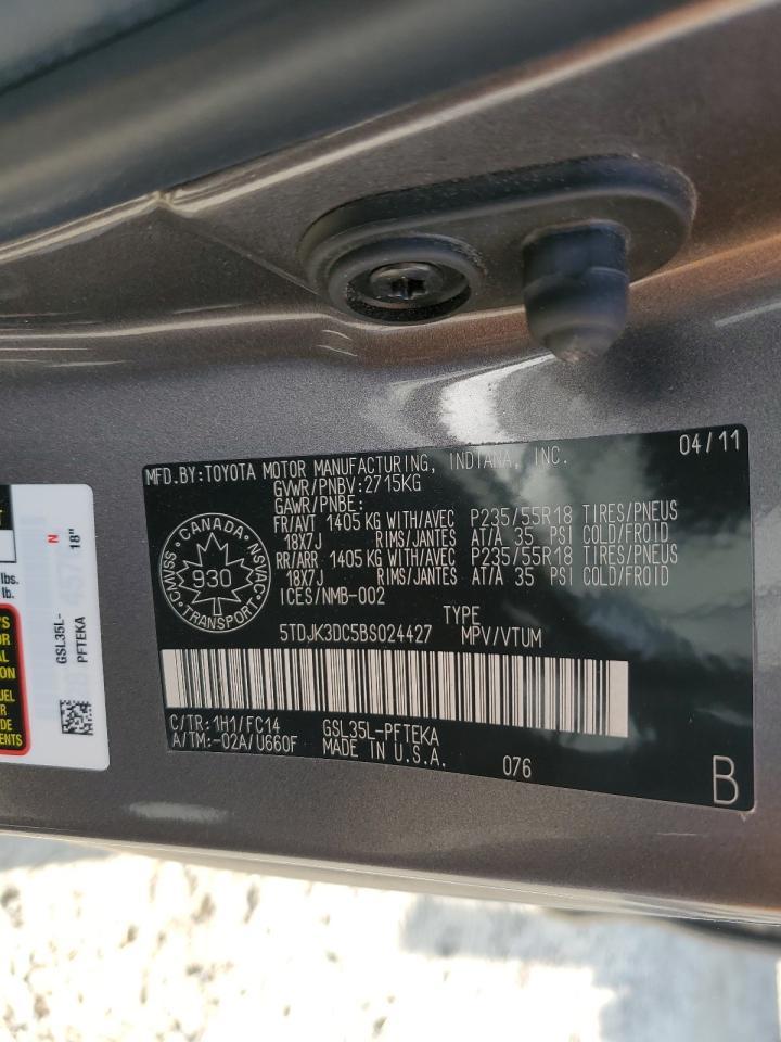 2011 TOYOTA SIENNA