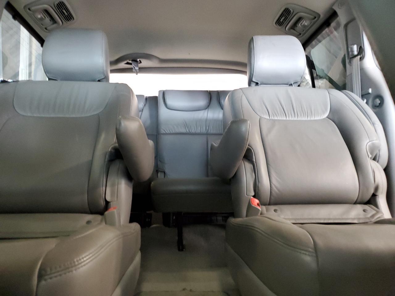 2010 TOYOTA SIENNA