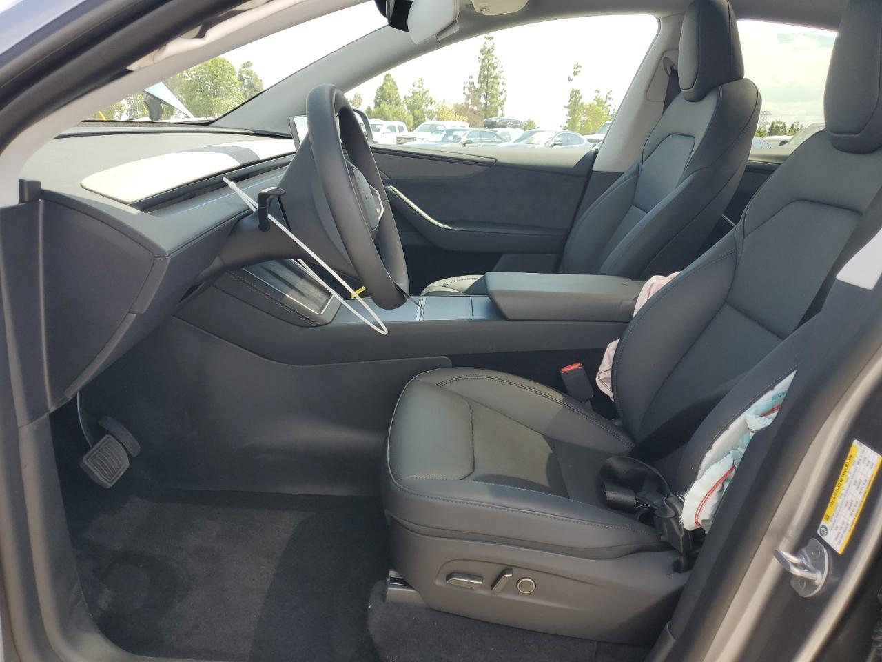 2026 TESLA MODEL Y