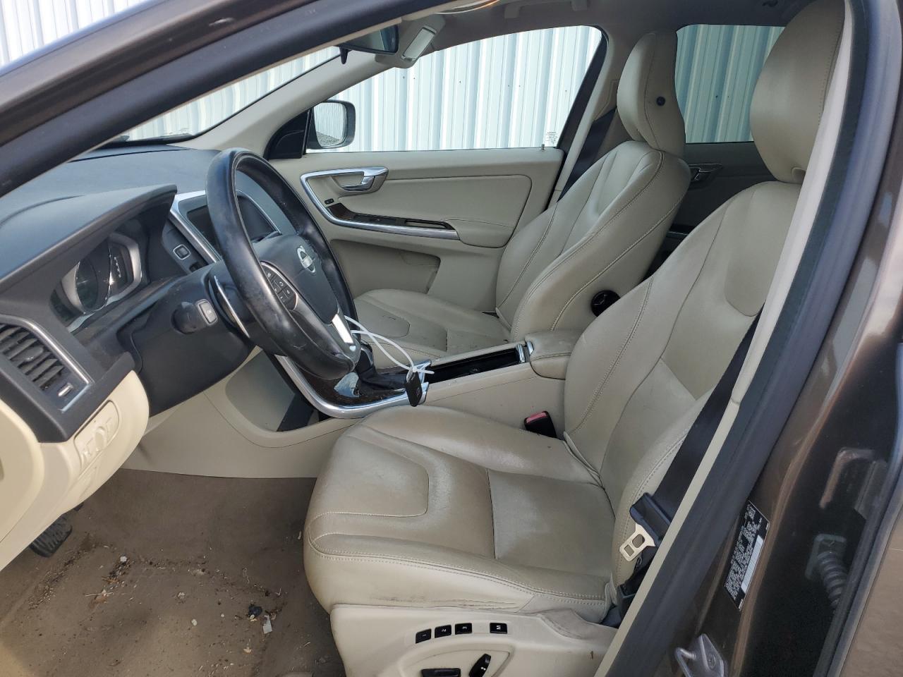 2015 VOLVO XC60