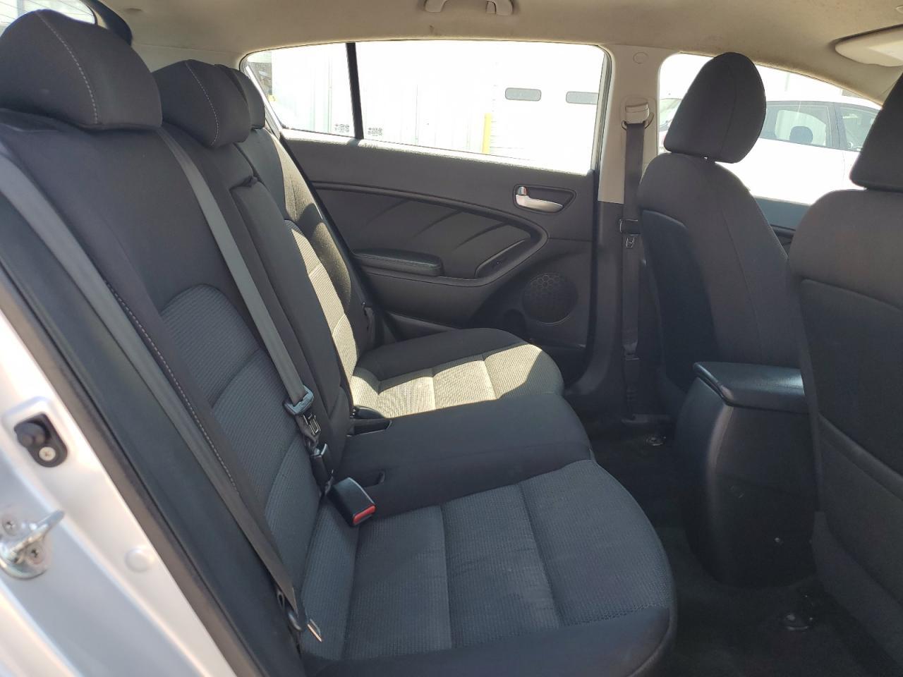 2017 KIA FORTE