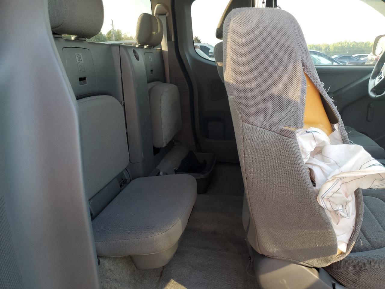 2015 NISSAN Frontier