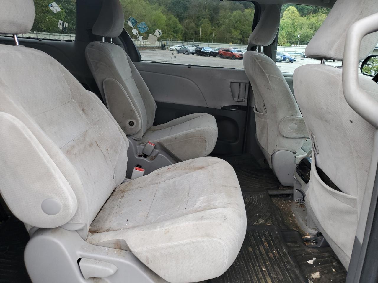 2015 TOYOTA SIENNA