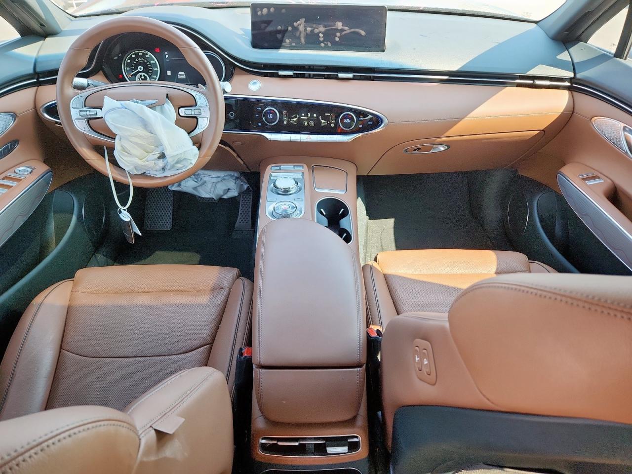 2025 GENESIS GV70