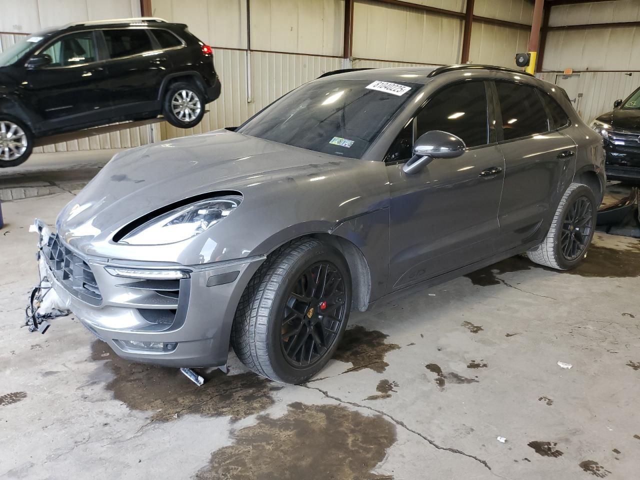 2018 PORSCHE Macan