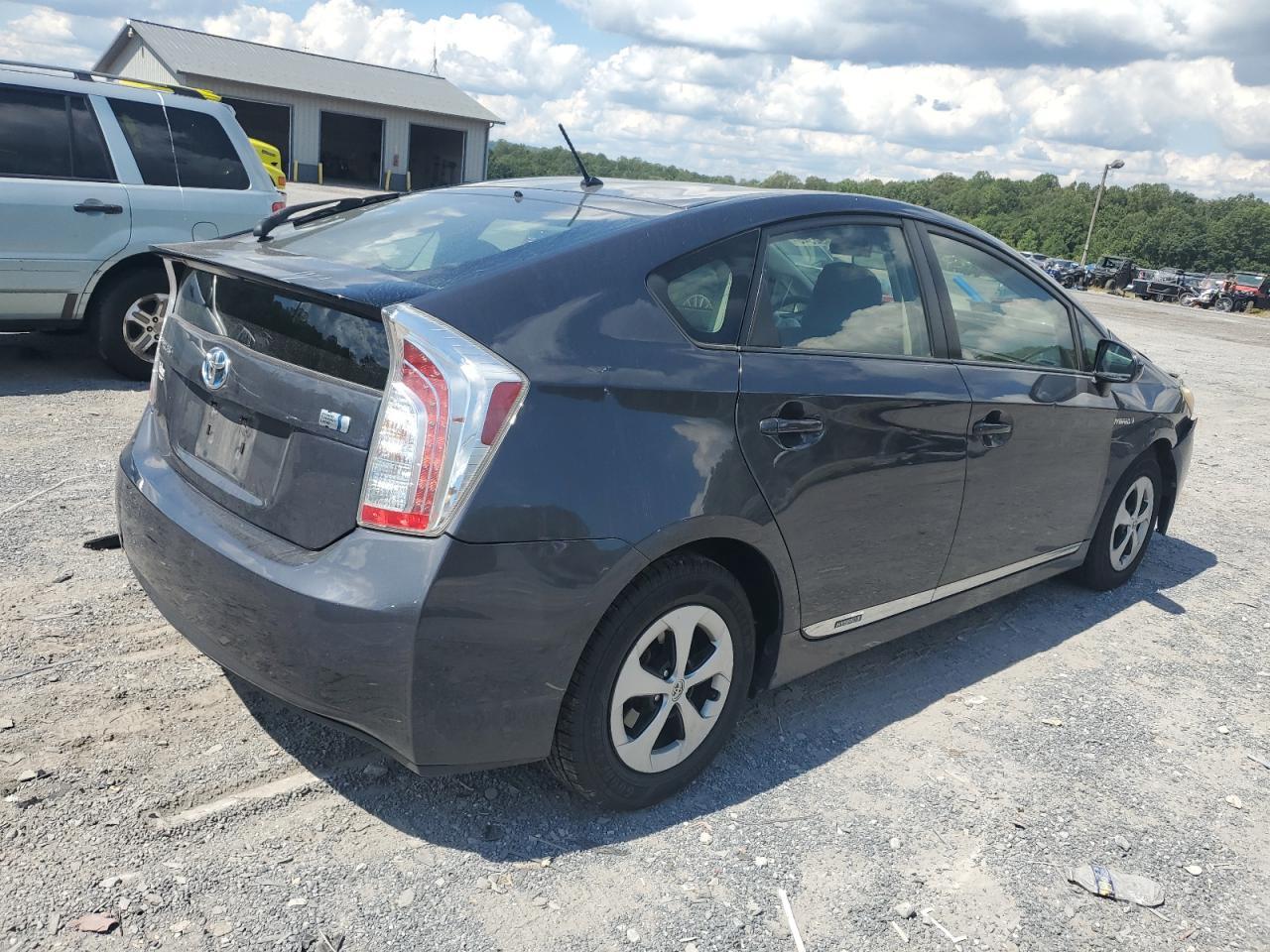 2013 TOYOTA PRIUS