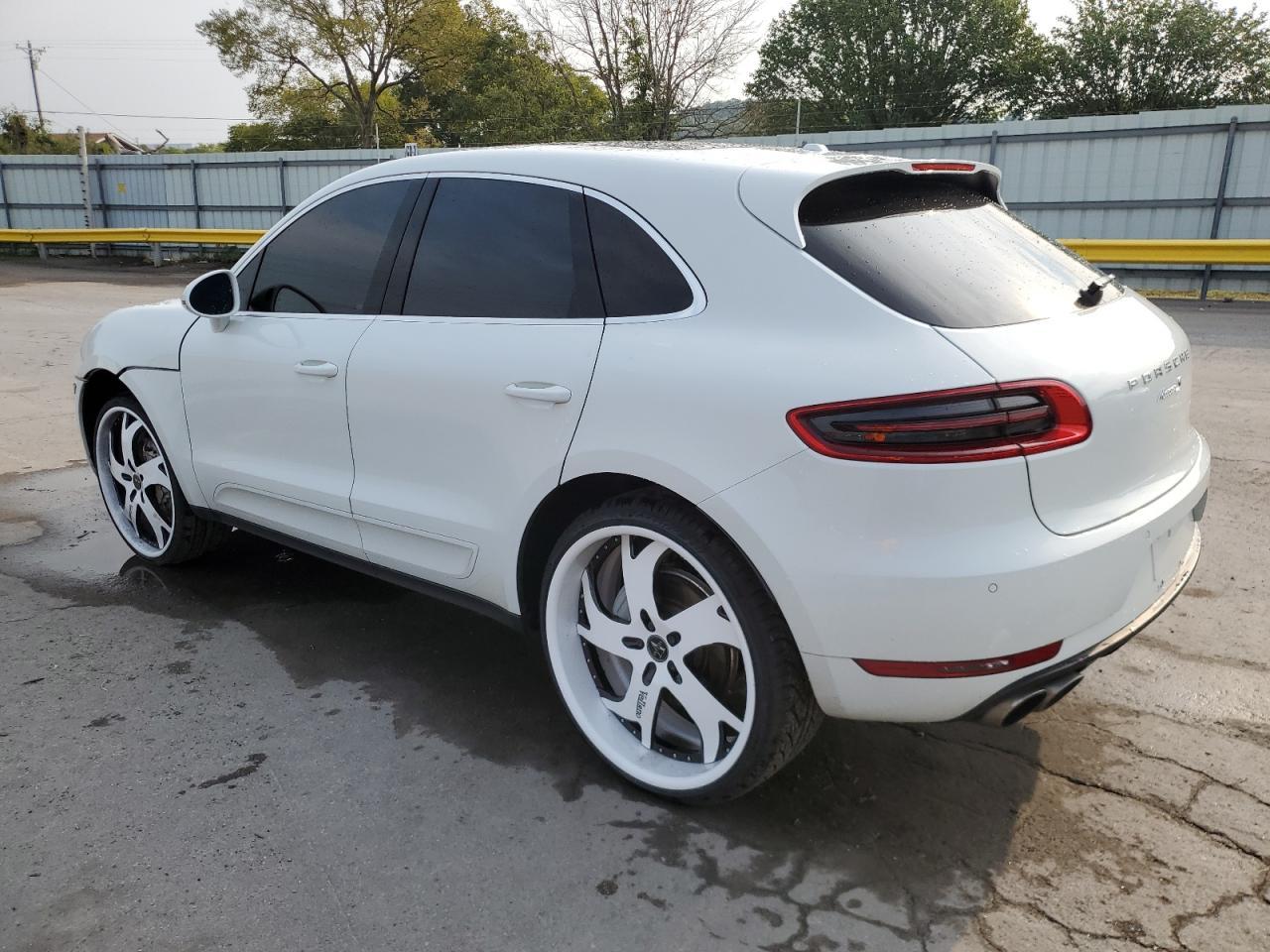 2015 PORSCHE Macan