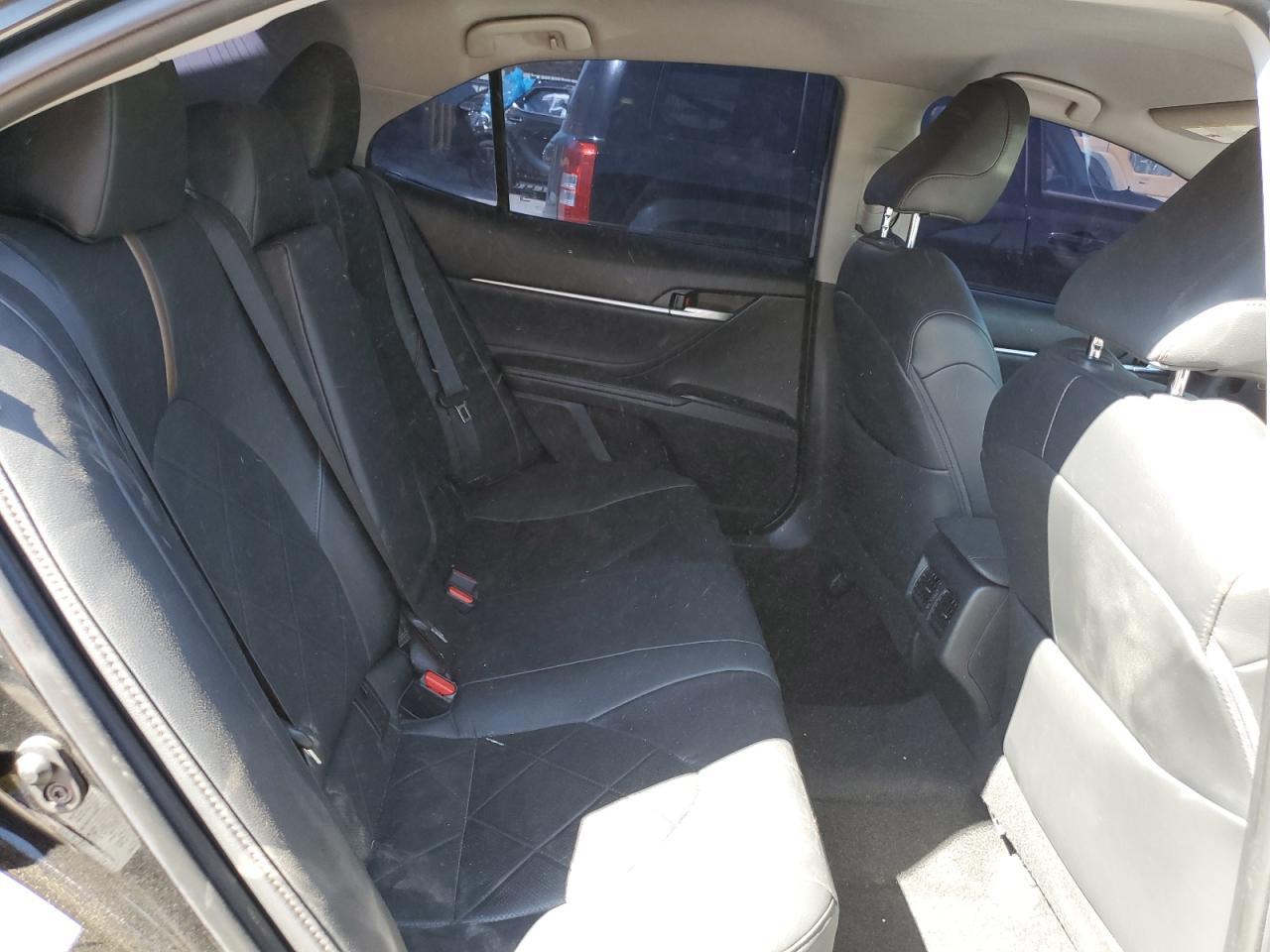 2018 TOYOTA CAMRY