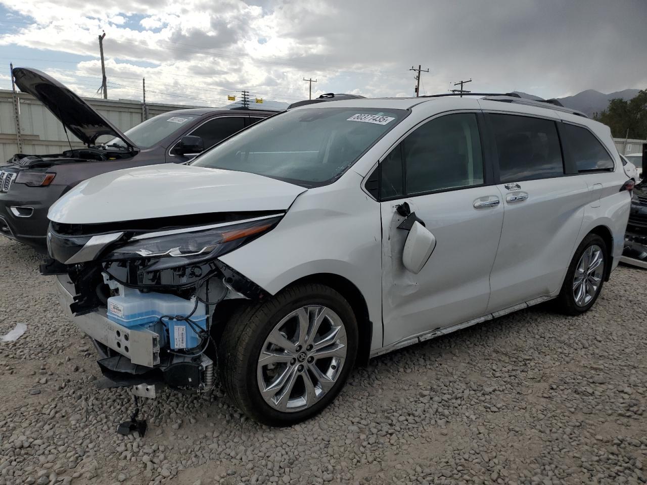 2024 TOYOTA SIENNA