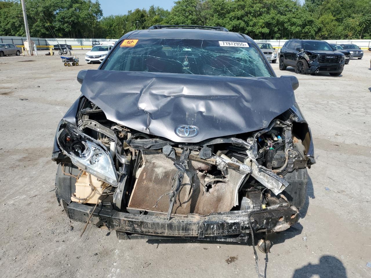 2016 TOYOTA SIENNA