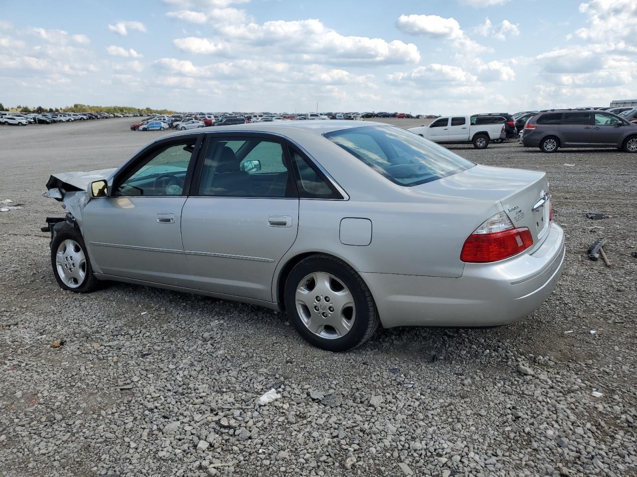 2004 TOYOTA Avalon