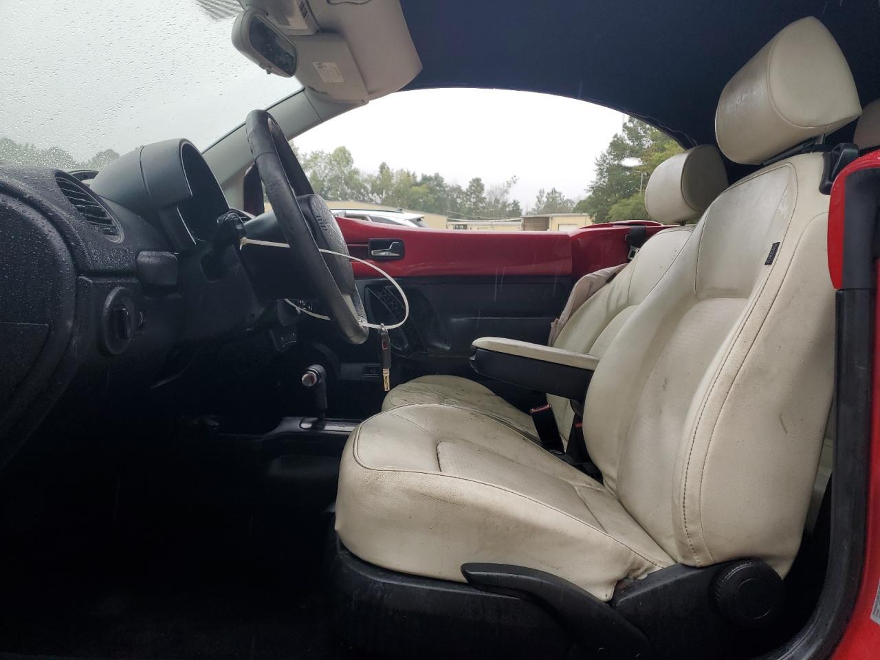 2010 VOLKSWAGEN Beetle