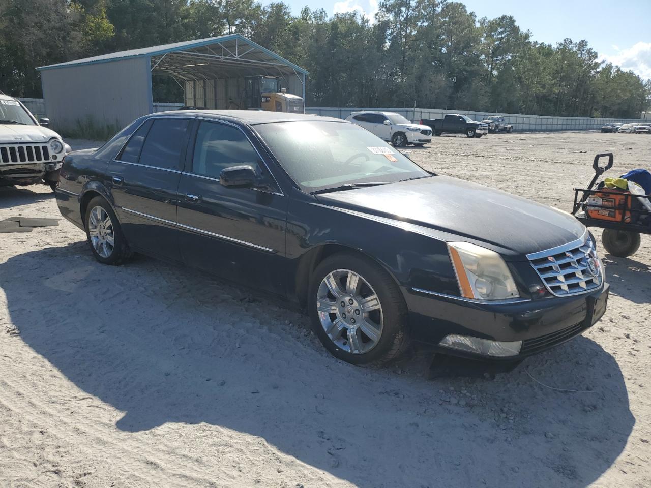 2010 CADILLAC DTS